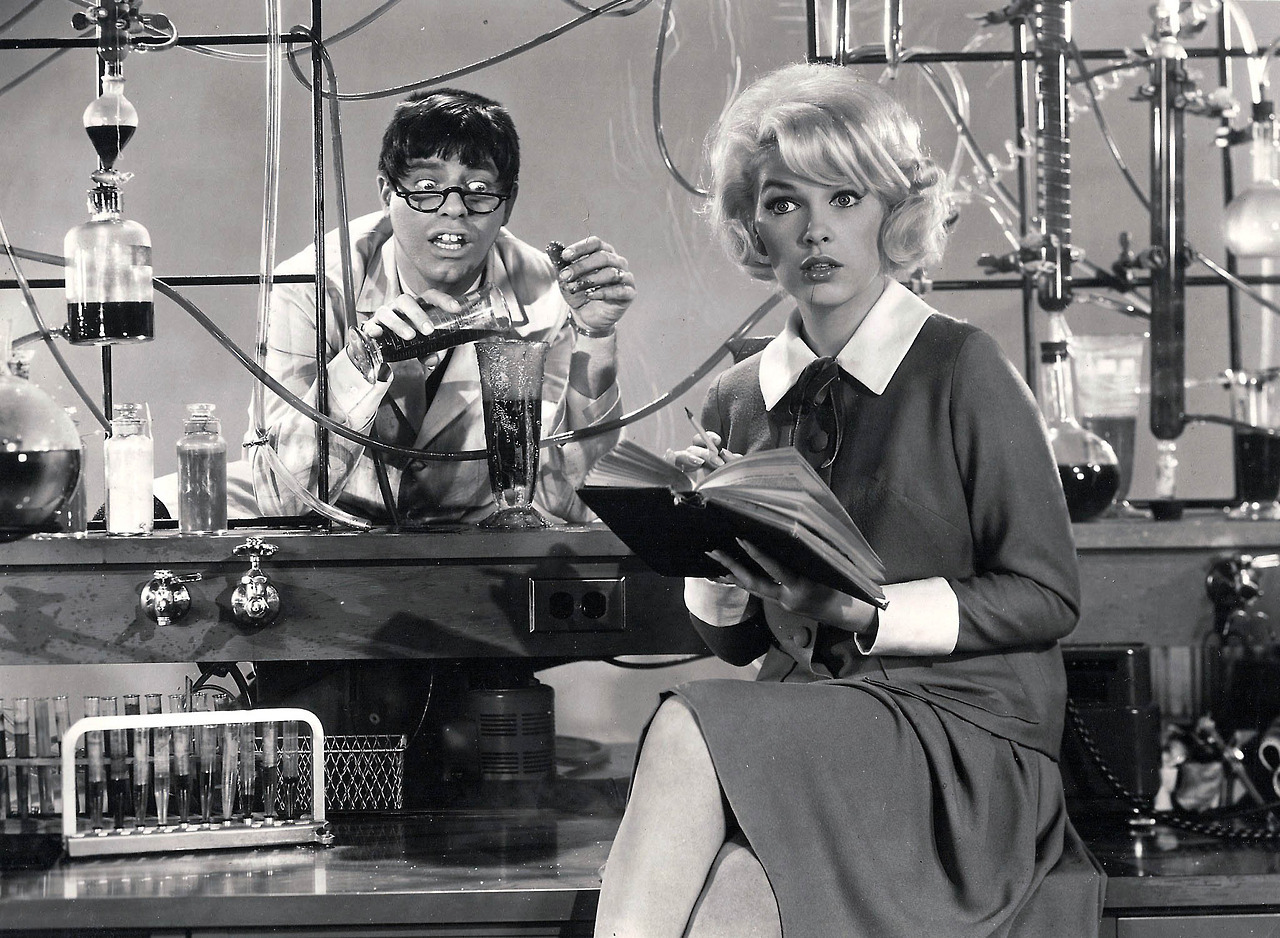 Stella Stevens and Jerry Lewis in The Nutty Professor
